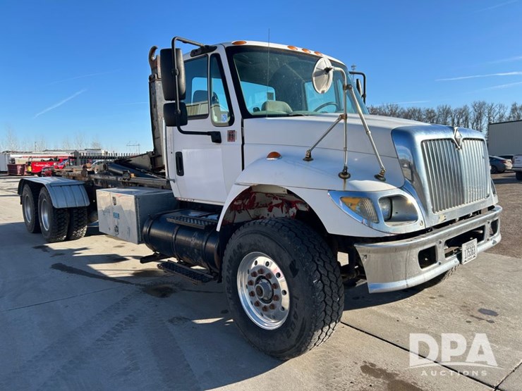 international-7400-image-71