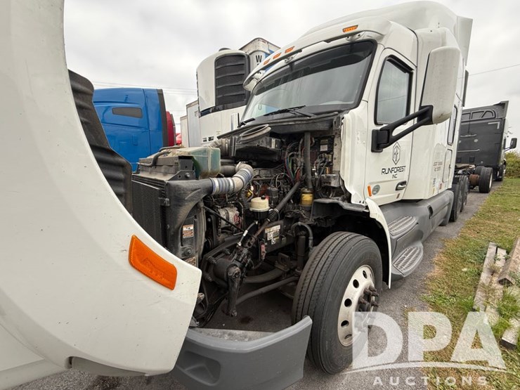 2019-peterbilt-579-image-13