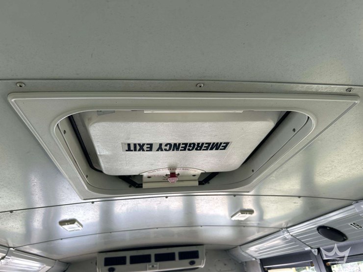 2008-freightliner-b2-image-20