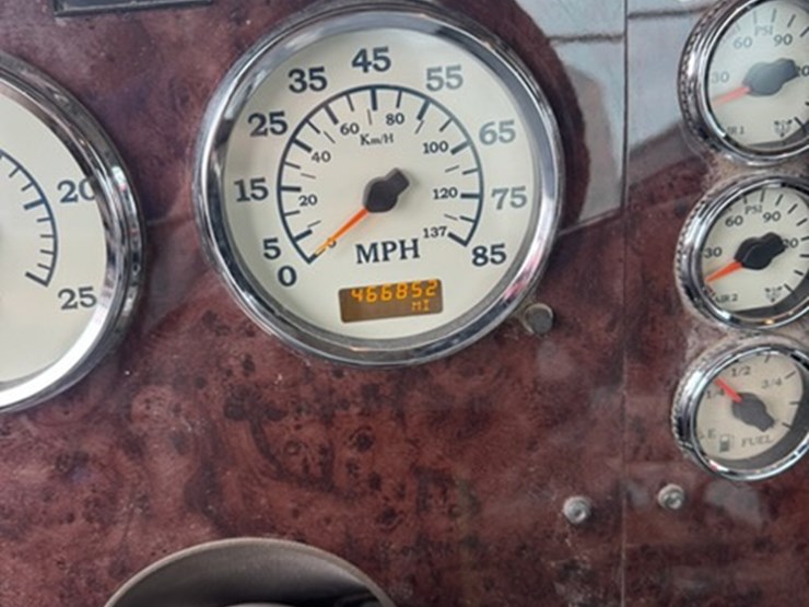 international-9400-image-11