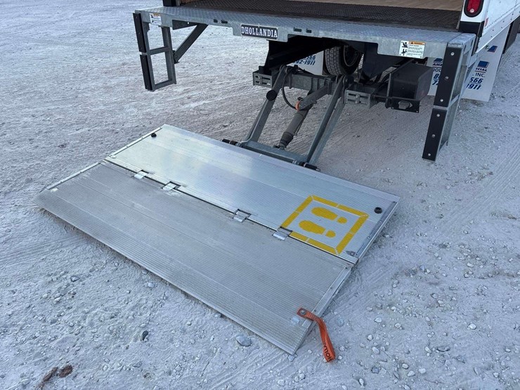 2020-hino-195-image-15