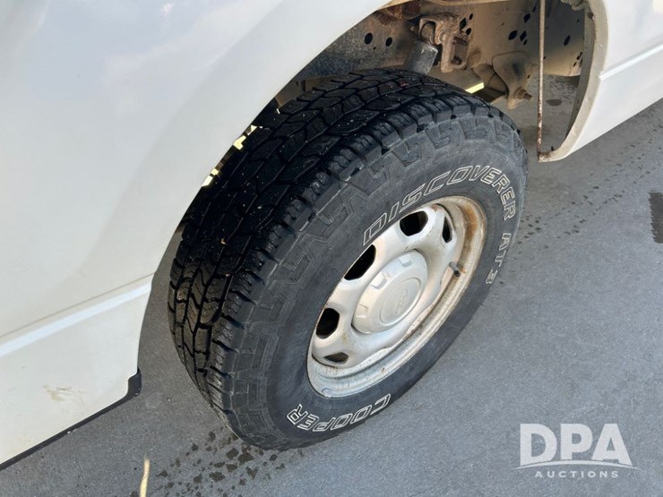 2014-ford-f150-xl-image-21