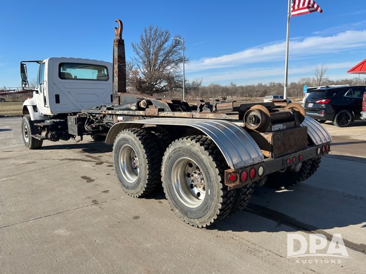 international-7400-image-5