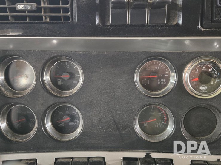 2006-kenworth-w900-image-26