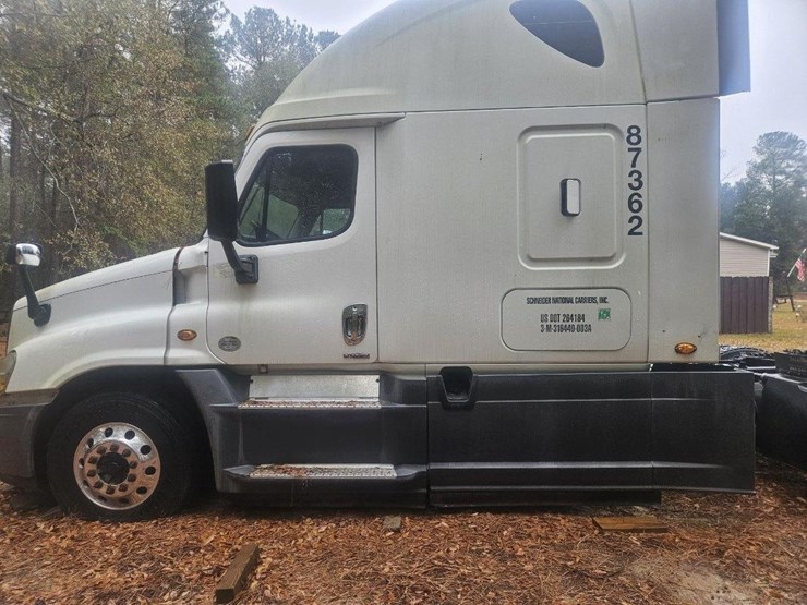 #177-•-benefit-lot-2015-freightliner-cascadia-450-semi-truck*-image-1