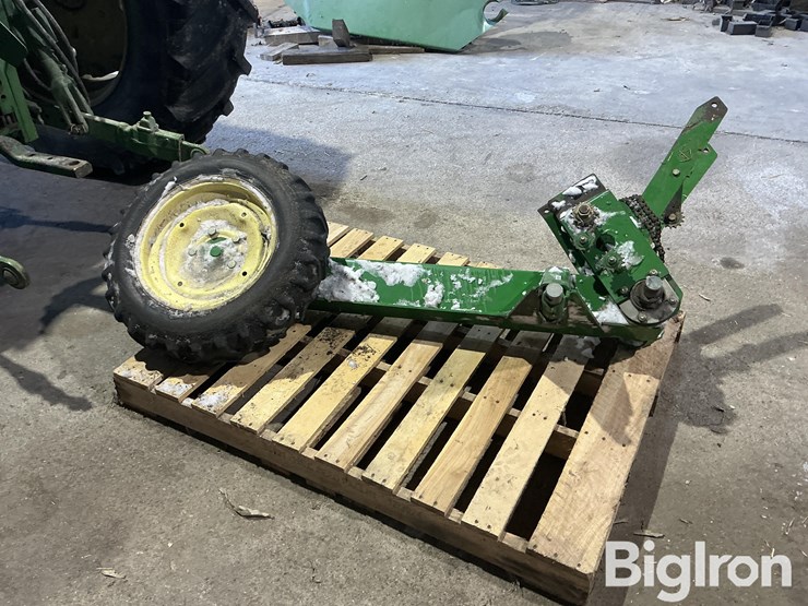 john-deere-1690-image-2