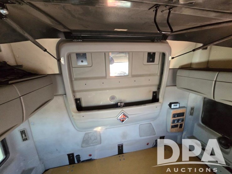 2011-international-prostar-image-26