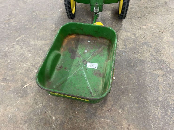 john-deere-pedal-tractor-w/-metal-wagon-image-15