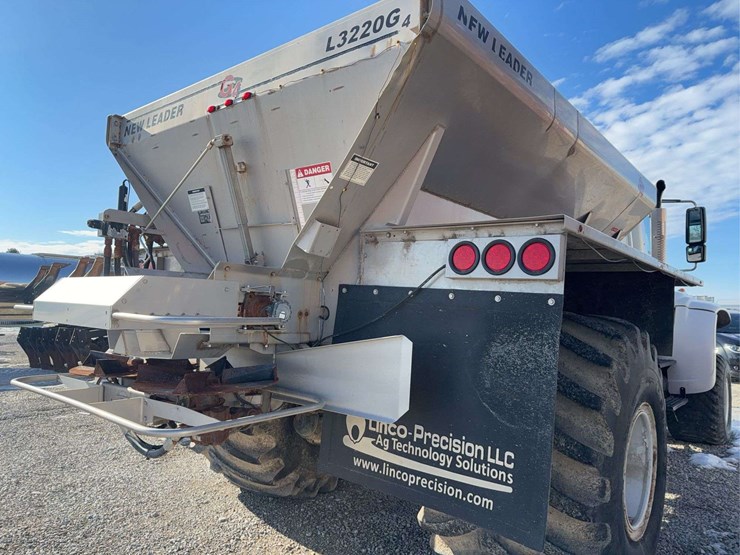 2012-ih-max-force-dry-fertilizer-spreader-image-7