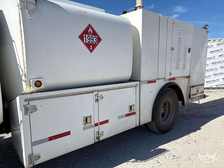 2006-ford-f750-image-19