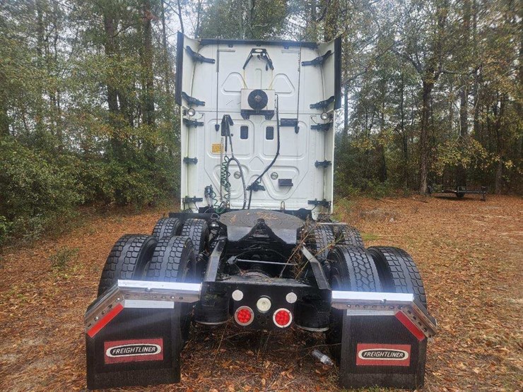 #177-•-benefit-lot-2015-freightliner-cascadia-450-semi-truck*-image-2