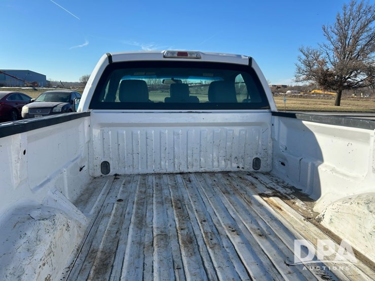 2014-ford-f150-xl-image-20