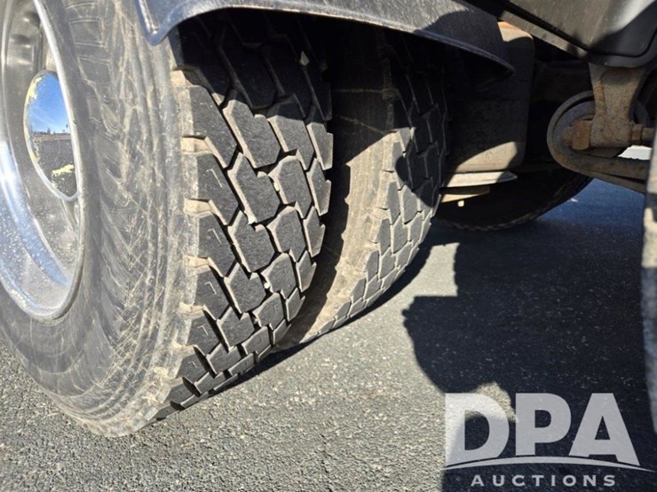 2011-international-prostar-image-9