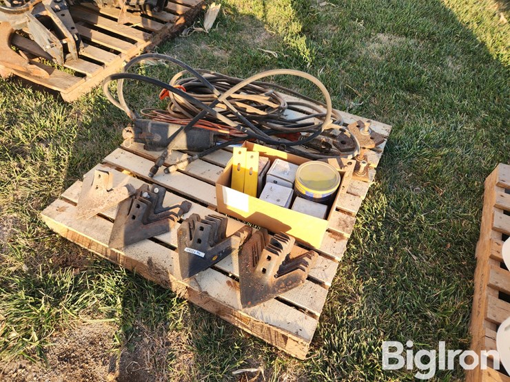 shovels-&-cylinders-image-1