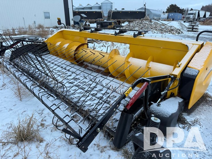 2023-new-holland-790cp-image-3