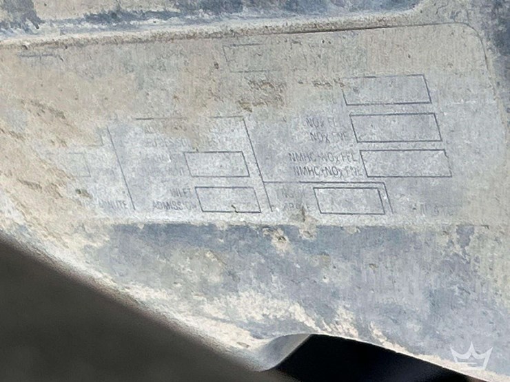 2004-mack-cv713-granite-fuel-and-lube-truck-image-9