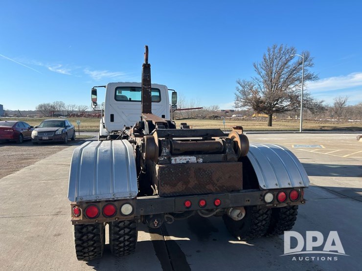 international-7400-image-6