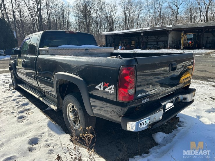 2005-chevrolet-2500hd-image-3