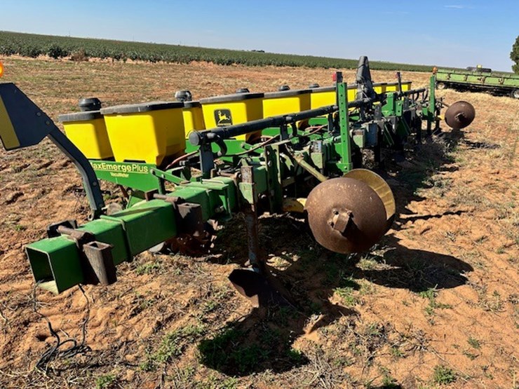 john-deere-1700-image-1