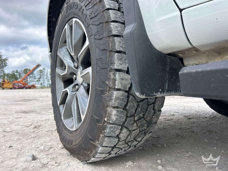 2023-chevrolet-1500-image-29