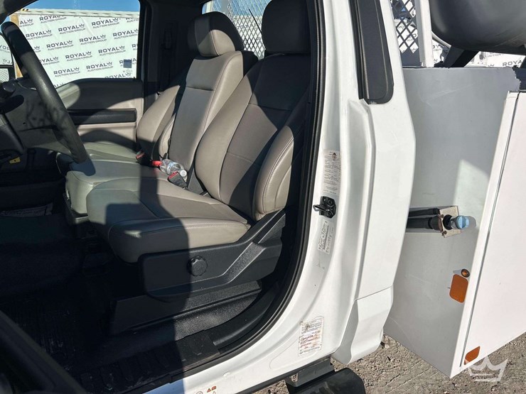 2022-ford-f450-image-13