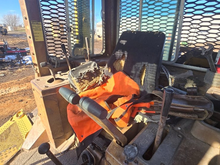 caterpillar-d4h-tsk-image-12