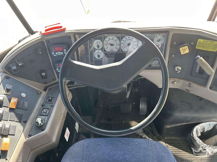 2003-ic-corporation-3000ic-school-bus-image-11