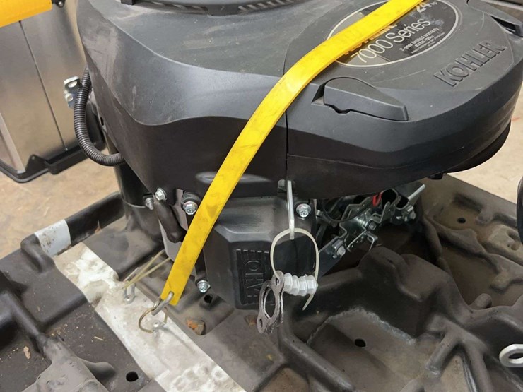 kohler-7000-series-24-hp-gas-motor-image-1