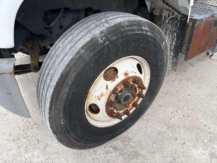 1999-gmc-c7500-s/a-dump-truck-image-30