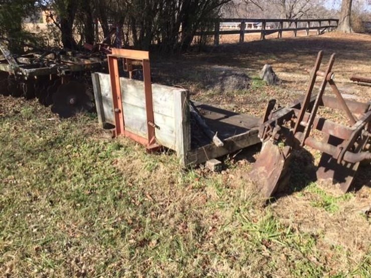 1947-ford-8n-image-8