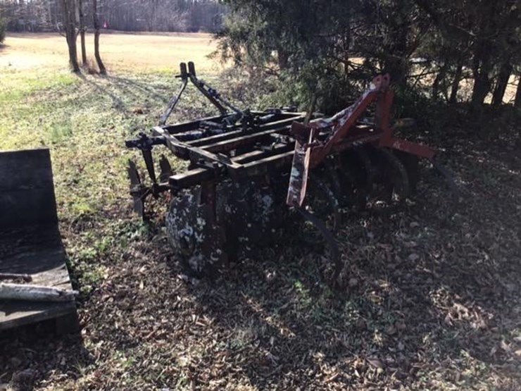 1947-ford-8n-image-9