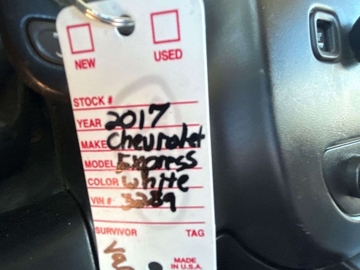 2017-chevrolet-express-2500-image-34