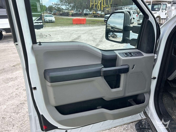 2020-ford-f250-image-14