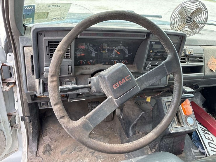 1999-gmc-c7500-s/a-dump-truck-image-21