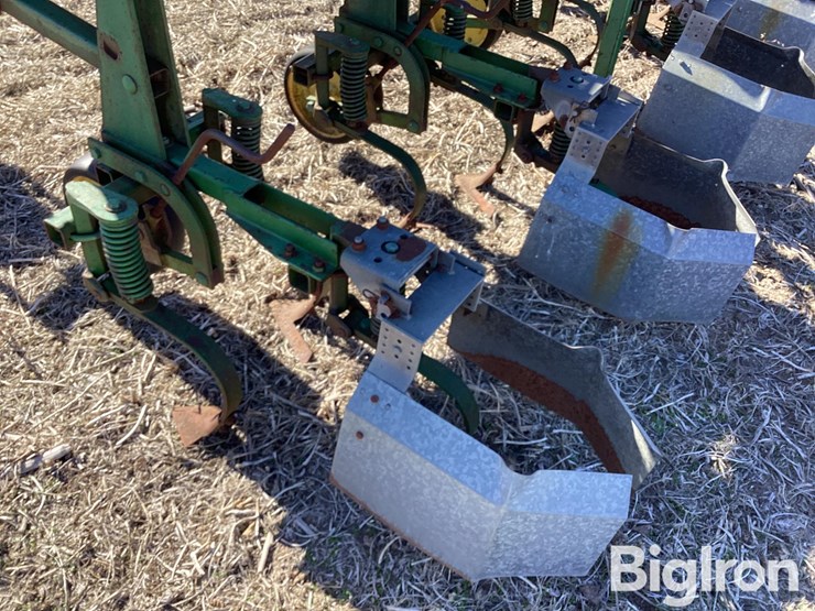 john-deere-845-image-15