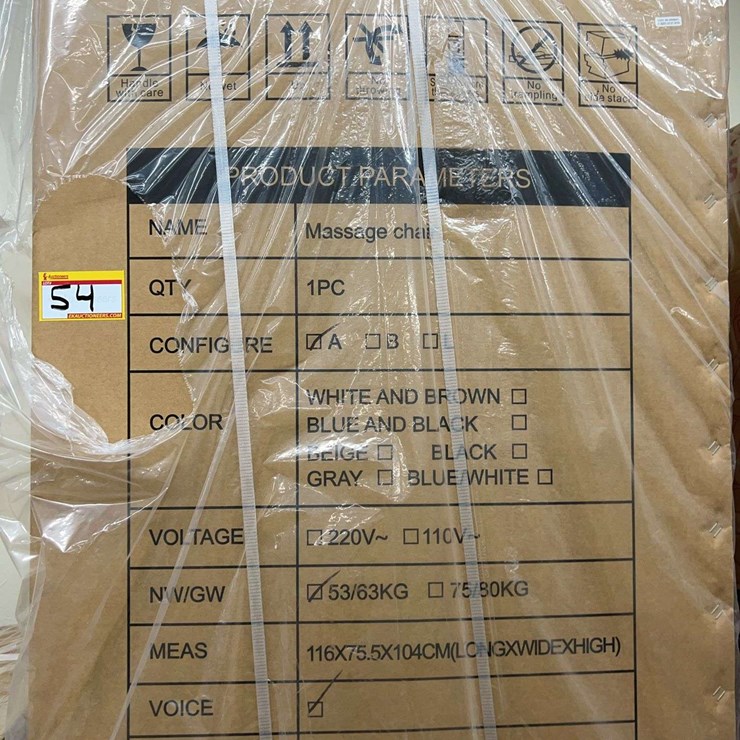 UNUSED MASSAGE CHAIR