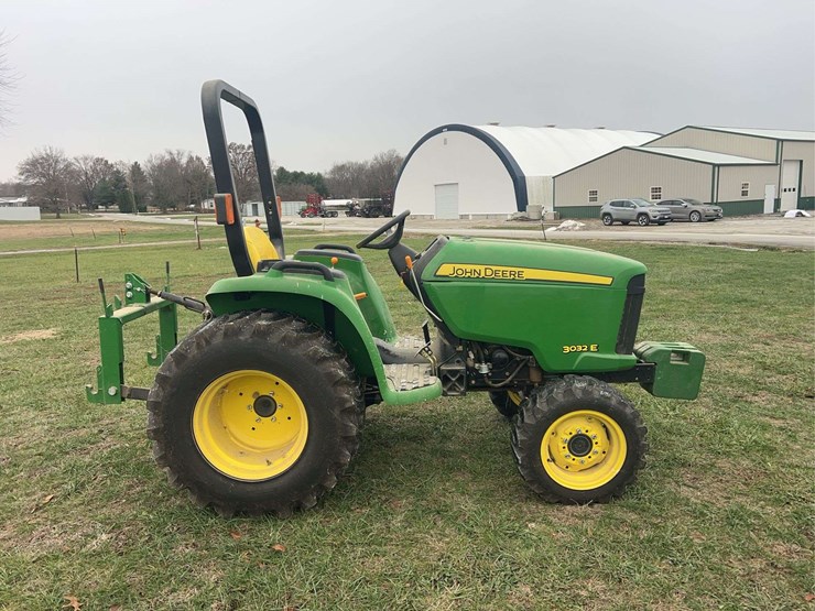 2018-john-deere-3032e-image-4