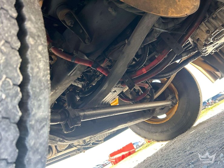 2008-freightliner-b2-image-30