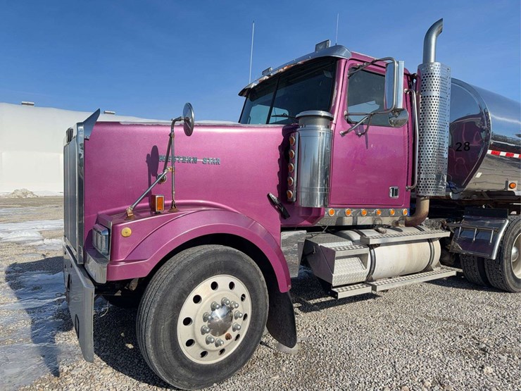 2001-western-star-semi-image-1