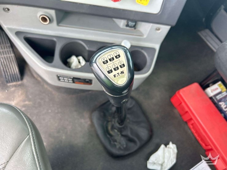 2015-freightliner-122sd-image-14