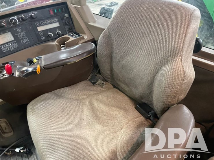 john-deere-8410t-image-35