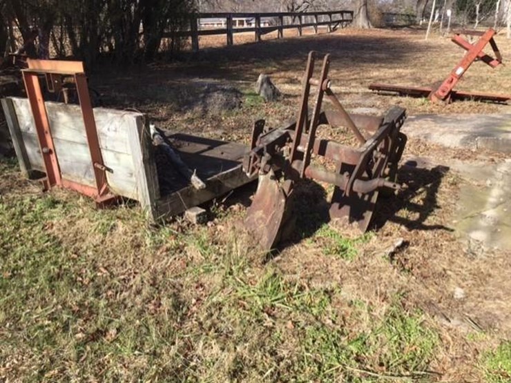 1947-ford-8n-image-7