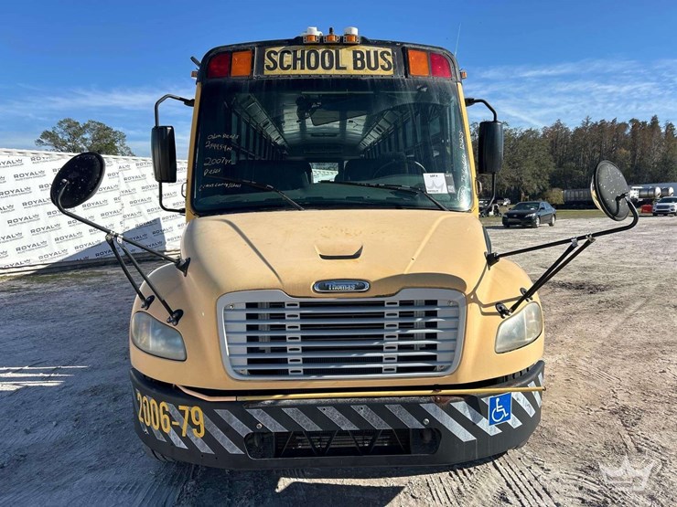 2007-frienghtliner-b2-school-bus-image-22