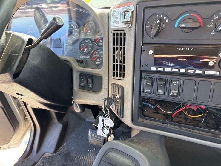 2013-international-workstar-7400-image-56