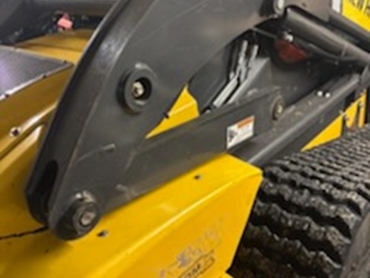 new-holland-c238-image-5