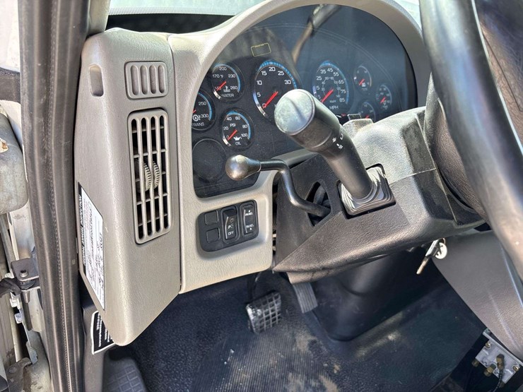 2013-international-workstar-7400-image-55