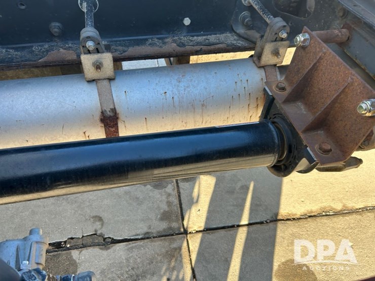 international-7400-image-52