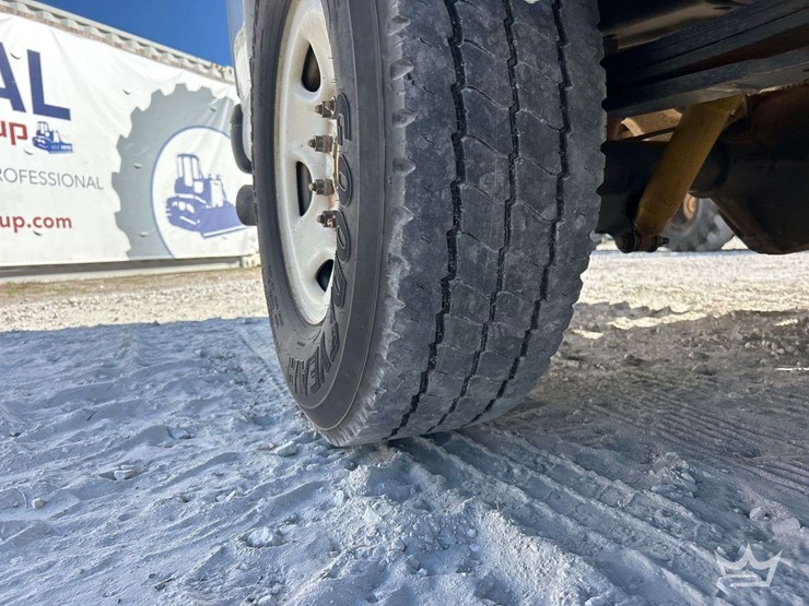 2017-chevrolet-express-2500-image-30