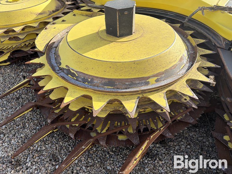 2022-john-deere-772-image-14