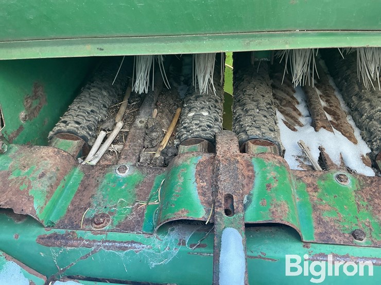 john-deere-300-image-14